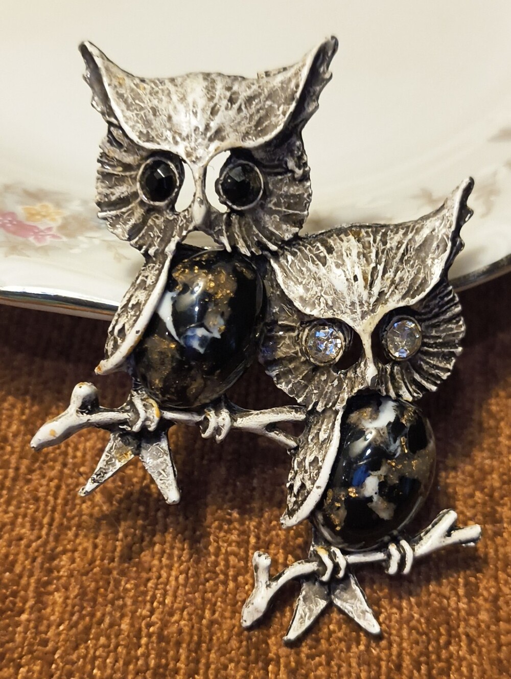VTG MCM Silver Tone Rhinestone Black Gold White Glass Jelly Belly Owl Brooch